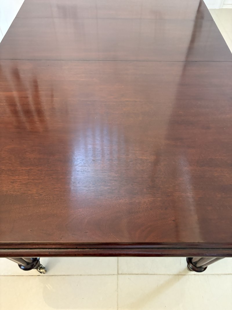 Superb Quality 8 Seater Antique Victorian Figured Mahogany Extending Dining Table - Image 18